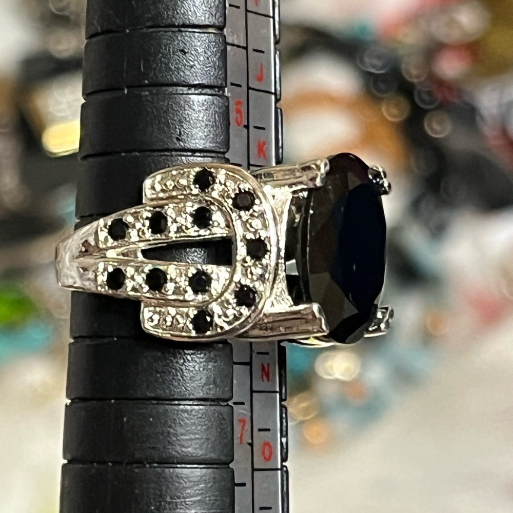 Source Unknown Black Gemstone Silver Ring - Picture 11 of 13